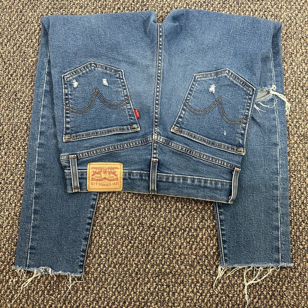 Levi Ripped Denim Jeans - Picture 6 of 6